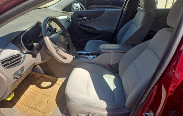 2018 Chevrolet Malibu LT - Image 4