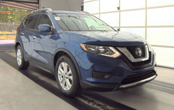 2018 Nissan Rogue SV - Image 2