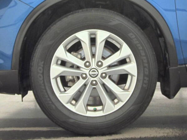 2018 Nissan Rogue SV - Image 6