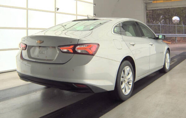 2020 Chevrolet Malibu LT - Image 3