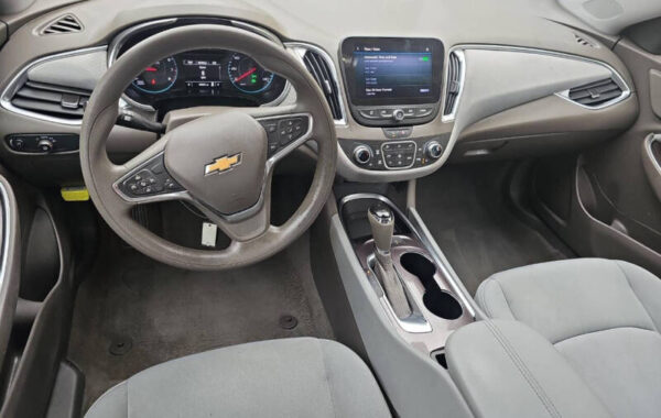 2020 Chevrolet Malibu LT - Image 7
