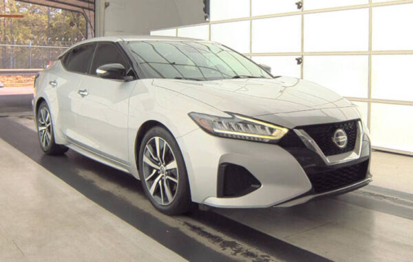 2020 Nissan Maxima SV - Image 6