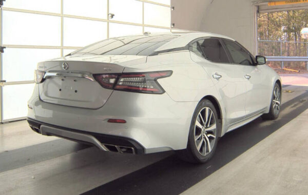 2020 Nissan Maxima SV - Image 5