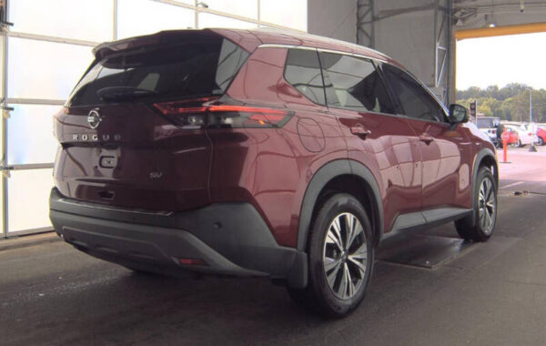 2021 Nissan Rogue SV - Image 4