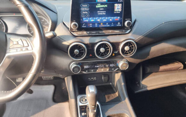 2021 Nissan Sentra SV - Image 5