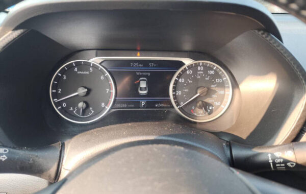 2021 Nissan Sentra SV - Image 4