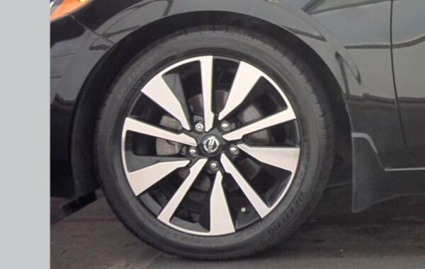 2021 Nissan Sentra SV - Image 9