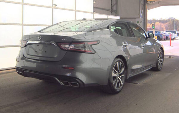 2022 Nissan Maxima SV - Image 8