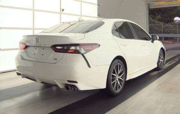 2022 Toyota Camry - Image 7