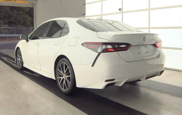 2022 Toyota Camry - Image 5